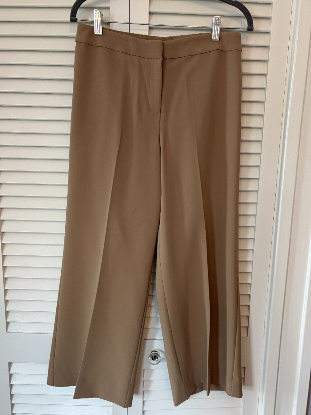 St. John women's cropped pants 6 camel tan wide leg